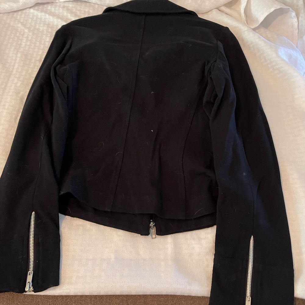 Black Cache jacket - Picture 2 of 4